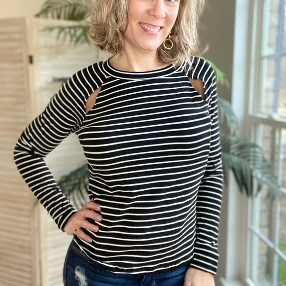 A Fresh Look Stripe Top - Picture 4 of 7